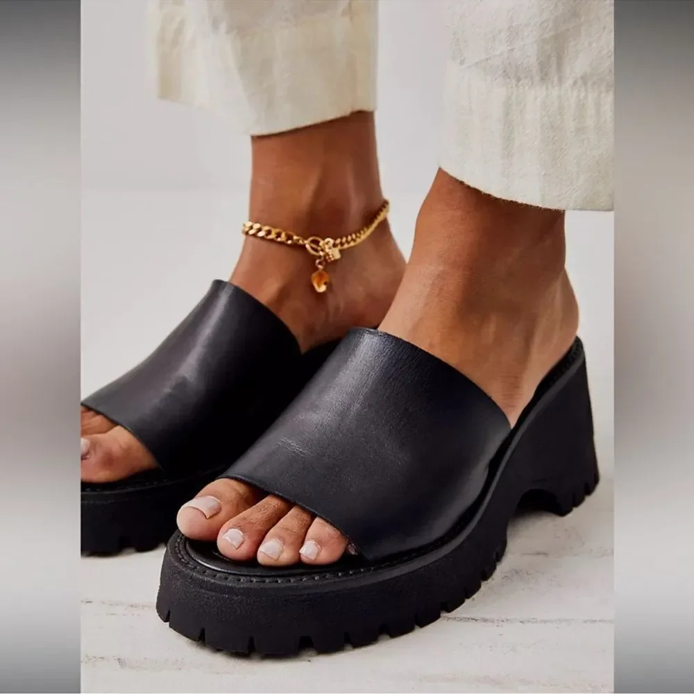 NEW Free People Winona Wedge Sz 40 / 10